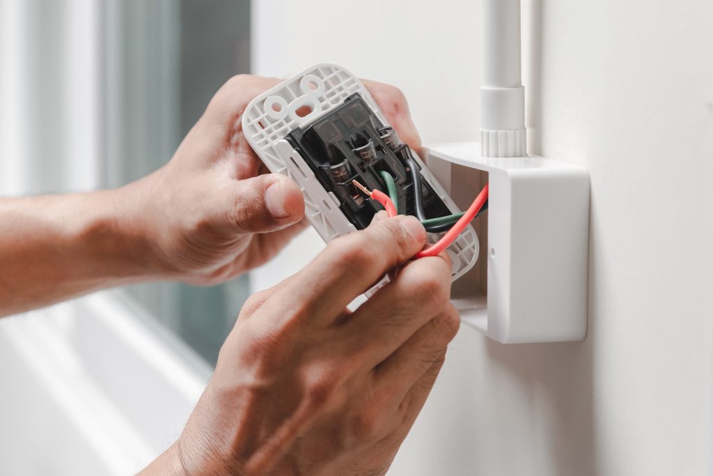 Reparaciones eléctricas en hogar en Zaragoza